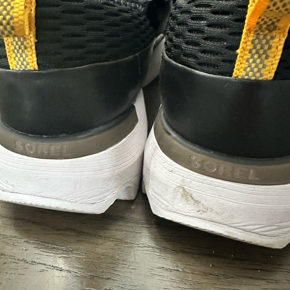 Sorel kinetic strap sneaker EUC - Picture 4 of 5